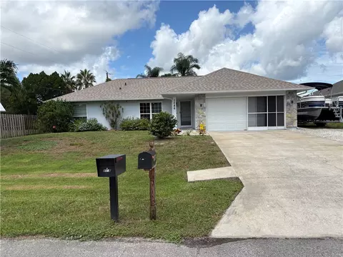 1086 Phelps St, Sebastian, FL 32958