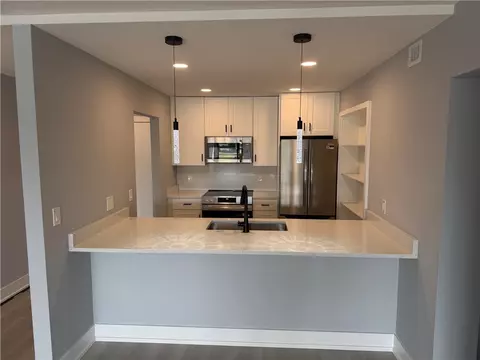 31 Plantation Dr #201, Vero Beach, FL 32966