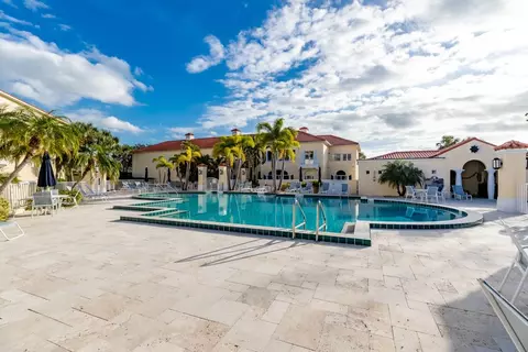 5020 Harmony Cir #201, Vero Beach, FL 32967
