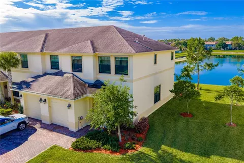 9848 E Villa Cir, Vero Beach, FL 32966