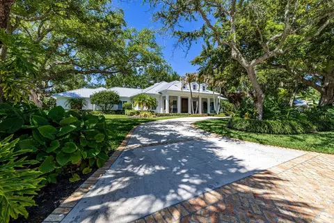 705 Painted Bunting Ln, Vero Beach, FL 32963