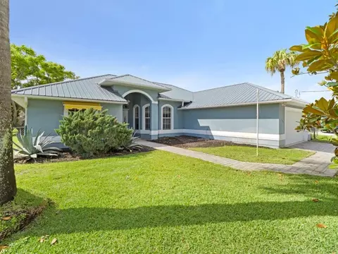 107 Larchmont Ter, Sebastian, FL 32958