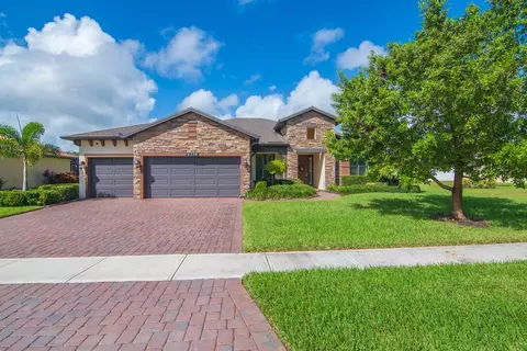 6234 Arcadia Sq, Vero Beach, FL 32966