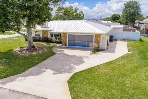27 Sunset Dr, Sebastian, FL 32958