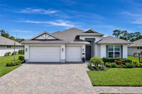 6371 High Pointe Cir, Vero Beach, FL 32967