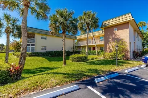 18 Vista Gardens Trl #104, Vero Beach, FL 32962
