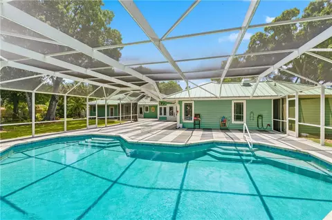 480 38th Ct, Vero Beach, FL 32968