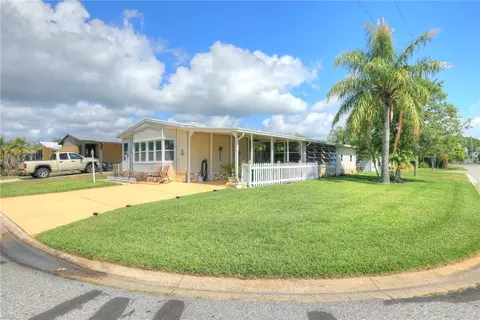 600 Dolphin Cir, Barefoot Bay, FL 32976
