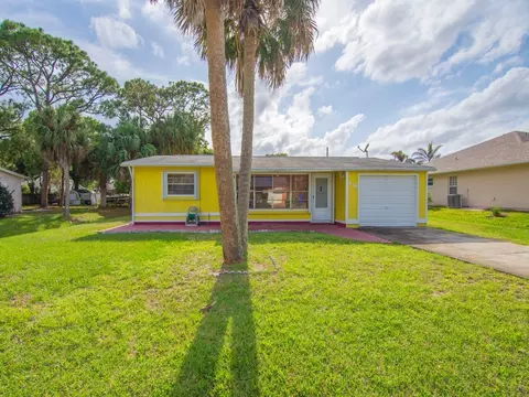418 Maple St, Sebastian, FL 32958