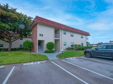 88 Crooked Tree Ln #201, Vero Beach, FL 32962