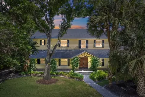 1720 E Rosewood Ct, Vero Beach, FL 32966