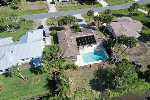 1061 Carnation Dr, Sebastian, FL 32958