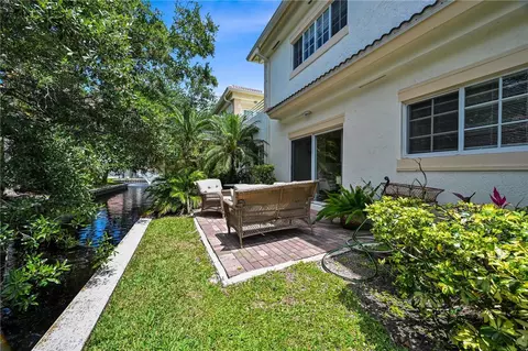 568 7th Sq #101, Vero Beach, FL 32962