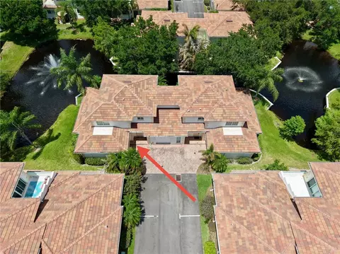 568 7th Sq #101, Vero Beach, FL 32962
