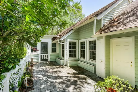 1546 Sabal Ct, Vero Beach, FL 32963