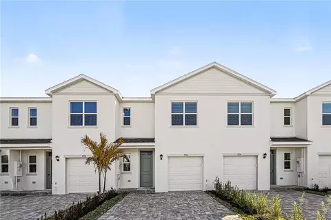 9733 Venetian Sq, Vero Beach, FL 32966