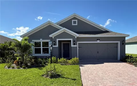 51 White Pelican Ln, Sebastian, FL 32958