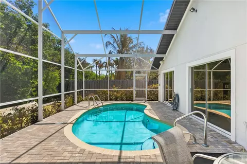 212 14th Pl, Vero Beach, FL 32960