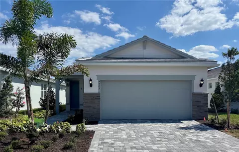 4403 Pinafore St #COMPASS 215, Vero Beach, FL 32967