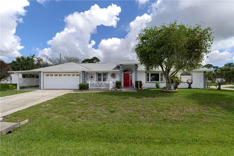 572 Citrus Ave, Sebastian, FL 32958
