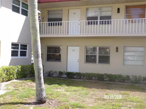 104 Royal Oak Dr #103, Vero Beach, FL 32962