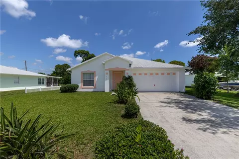 114 Douglas Ave, Sebastian, FL 32958