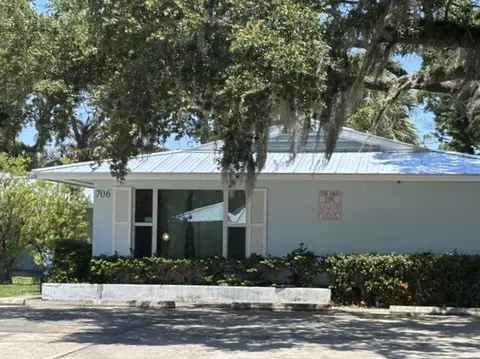706-720 738 19th St, Vero Beach, FL 32960