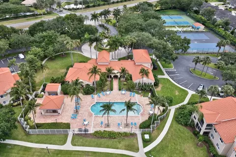 1590 S 42nd Cir #207, Vero Beach, FL 32967