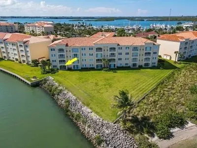 4 Harbour Isle Dr E #106, Fort Pierce, FL 34949