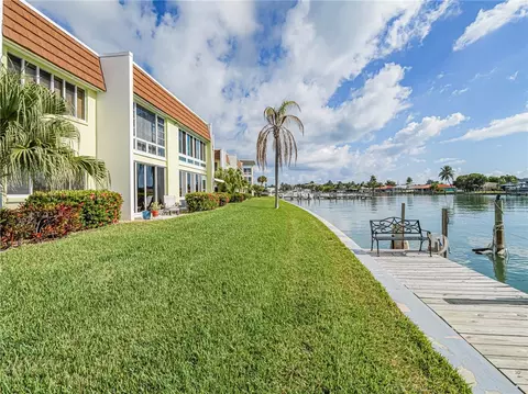 1315 Bayshore Dr #204, Fort Pierce, FL 34949