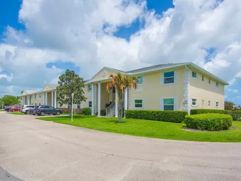 500 Grove Isle Cir #107, Vero Beach, FL 32962