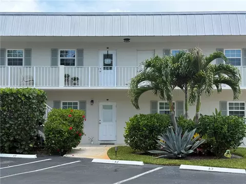 900 Jasmine Ln #102A, Vero Beach, FL 32963
