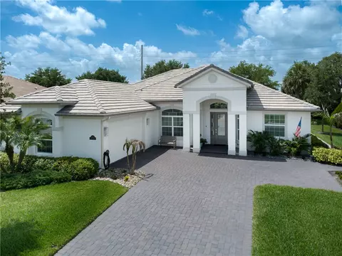 8245 Halbert Ln, Vero Beach, FL 32968