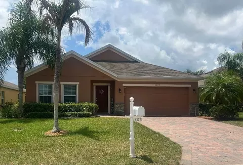 1277 Lexington Mnr SW, Vero Beach, FL 32962