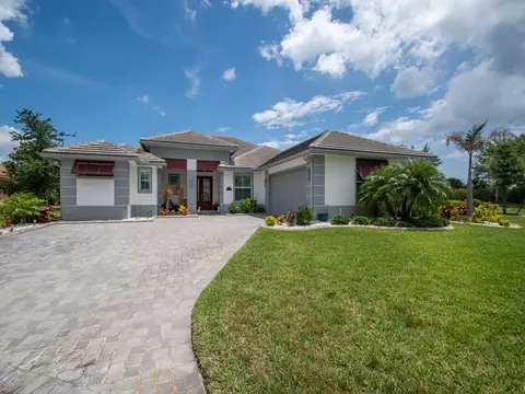 8220 Halbert Ln, Vero Beach, FL 32968