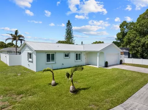 2235 4th Ln, Vero Beach, FL 32962