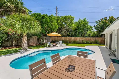 1970 Coco Plum Ln, Vero Beach, FL 32963