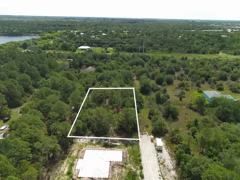 9710 24th St, Vero Beach, FL 32966