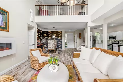 220 S Peppertree Dr, Vero Beach, FL 32963