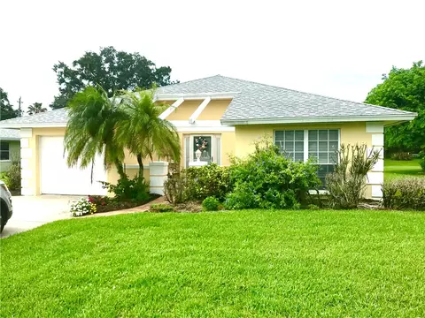 370 N Grove Isle Cir, Vero Beach, FL 32962