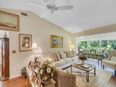 370 N Grove Isle Cir, Vero Beach, FL 32962