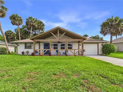 662 Vocelle Ave, Sebastian, FL 32958