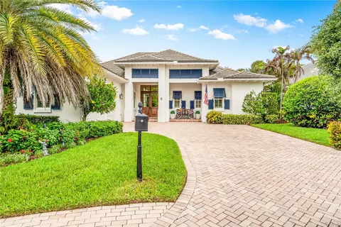 211 Coconut Creek Ct, Vero Beach, FL 32963
