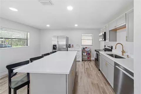 Kitchen - 2440 Warwick Rd, Melbourne, FL 32935 photo 2 of 5