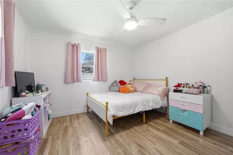 Bedroom - 2440 Warwick Rd, Melbourne, FL 32935 photo 4 of 5
