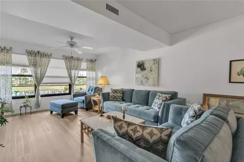 38 Plantation Dr #202, Vero Beach, FL 32966