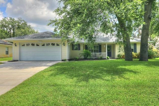 755 Rolling Hill Dr, Sebastian, FL 32958