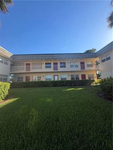33 Vista Gardens Trl #204, Vero Beach, FL 32962
