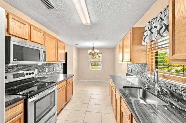 1190 12th Ct SW, Vero Beach, FL 32962