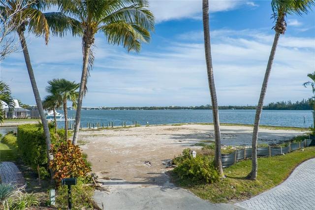 3 Sailfish Rd, Vero Beach, FL 32960